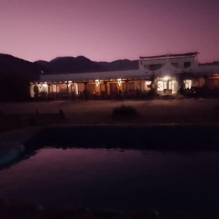 Hotel Texas 卡法亚特 外观 照片