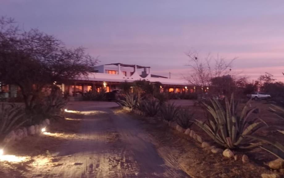 Hotel Texas 卡法亚特 外观 照片